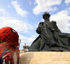 Türkiye'yi gezme hayali ile yola çıkan “Örümcek Adam” Edirne'ye geldi