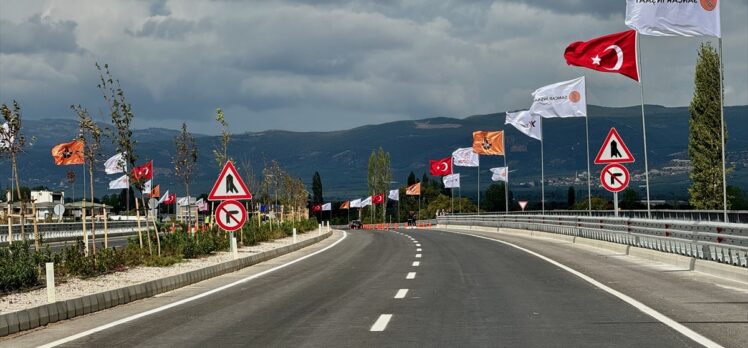 Ulaştırma ve Altyapı Bakanı Uraloğlu, İznik Çevre Yolu Açılış Töreni'nde konuştu: