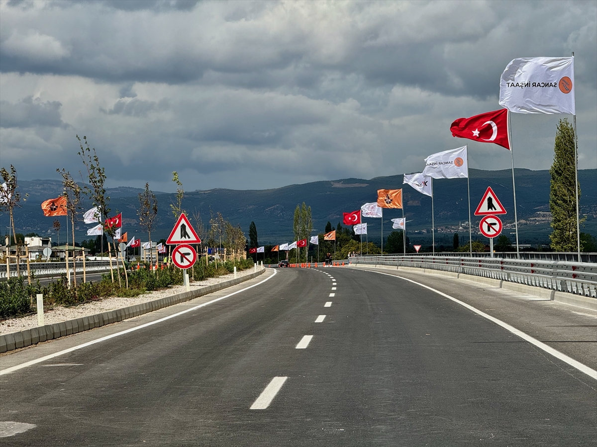 Ulaştırma ve Altyapı Bakanı Uraloğlu, İznik Çevre Yolu Açılış Töreni'nde konuştu: