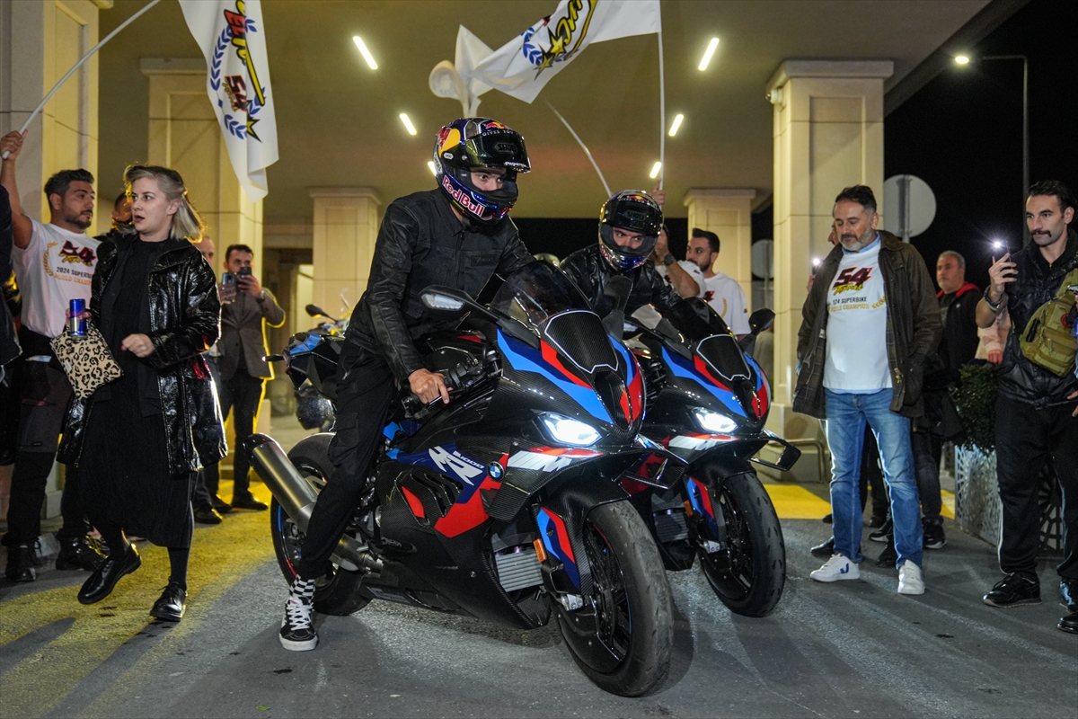 2024 Dünya Superbike şampiyonu Toprak Razgatlıoğlu yurda döndü