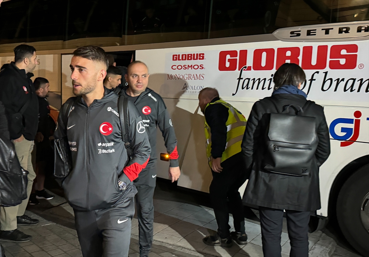 A Milli Futbol Takımı, İzlanda'ya geldi