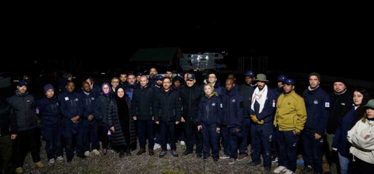 AA ve Polis Akademisi yöneticileri savaş muhabirliği eğitiminin gece kampını ziyaret etti