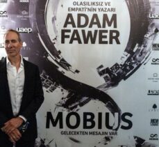 ABD'li yazar Adam Fawer, yeni kitabı “Mobius” ile İstanbul'da okurlarıyla buluşuyor