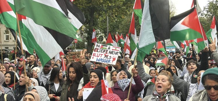 Almanya'da İsrail’in Gazze’de işlediği soykırım ve Alman polisinin şiddeti protesto edildi