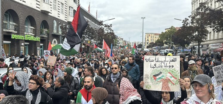 Almanya'da Filistin'e destek gösterisine katılanlara polis biber gazıyla müdahale etti