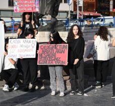 Ankara'da bir grup üniversite öğrencisinden kadın cinayetlerine protesto