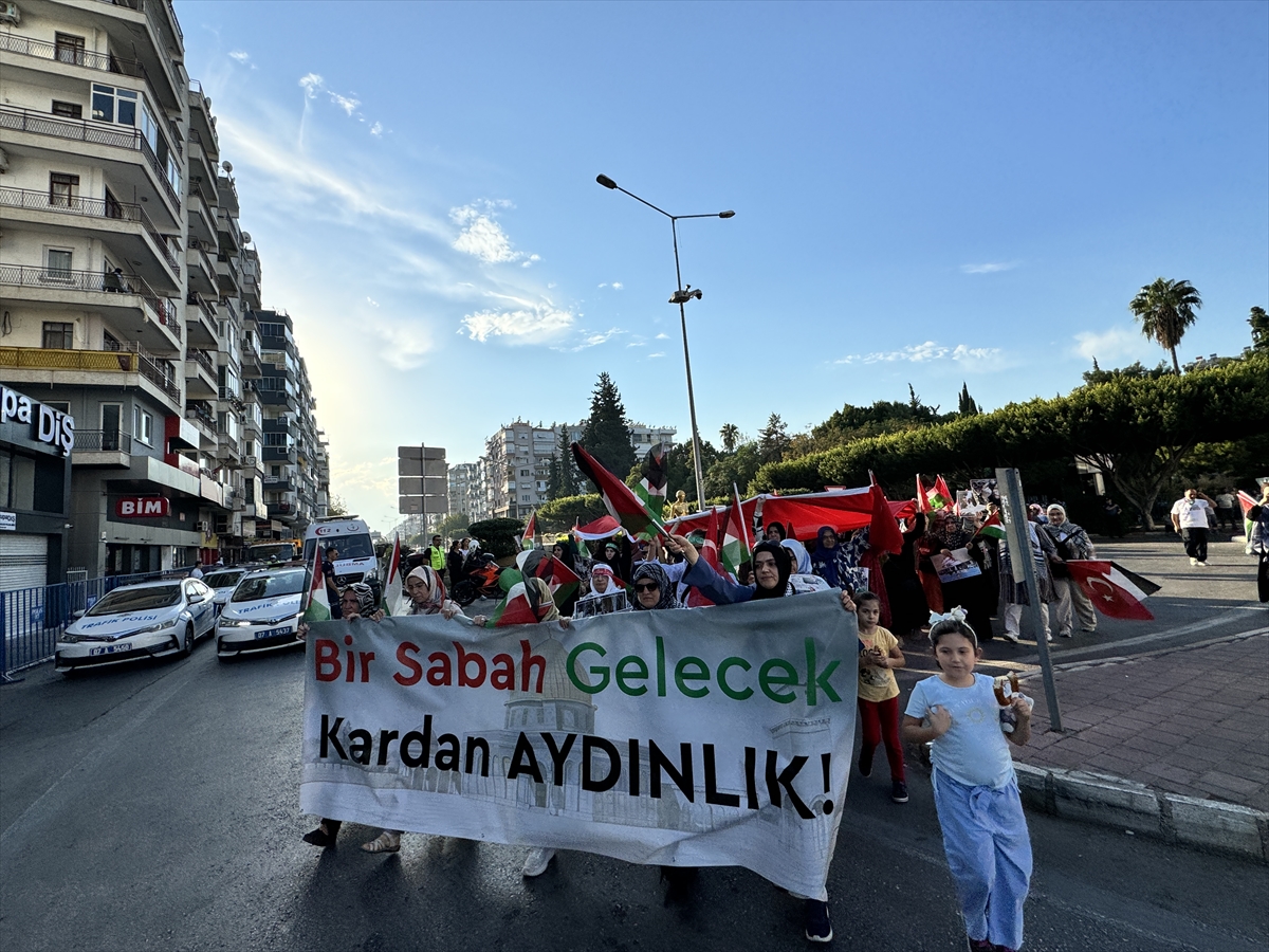 Antalya, Isparta ve Burdur'da İsrail'in Filistin'e yönelik saldırıları protesto edildi