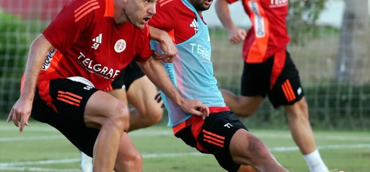 Antalyaspor, günü çift idmanla tamamladı