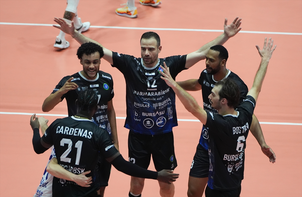 Voleybol: SMS Grup Efeler Ligi