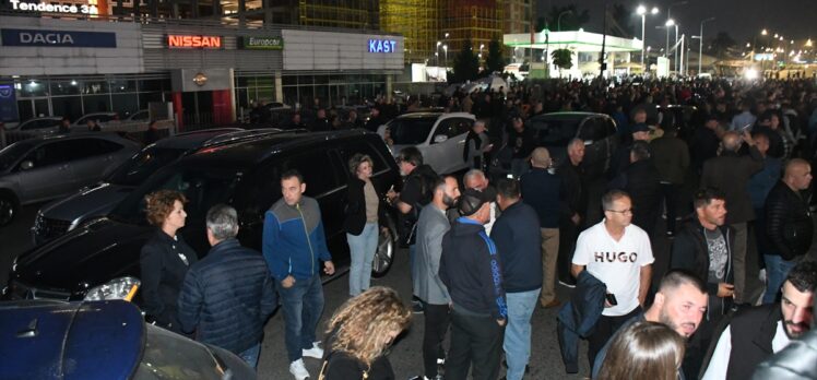 Arnavutluk'ta hükümet karşıtı protesto gösterisi düzenlendi