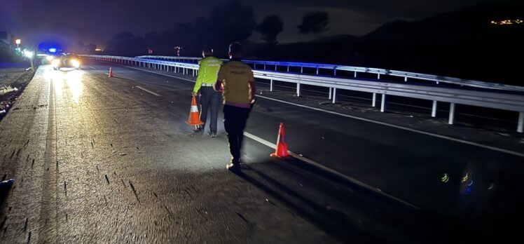 Aydın'da hafif ticari araçla çarpışan motosikletteki 2 kişi öldü