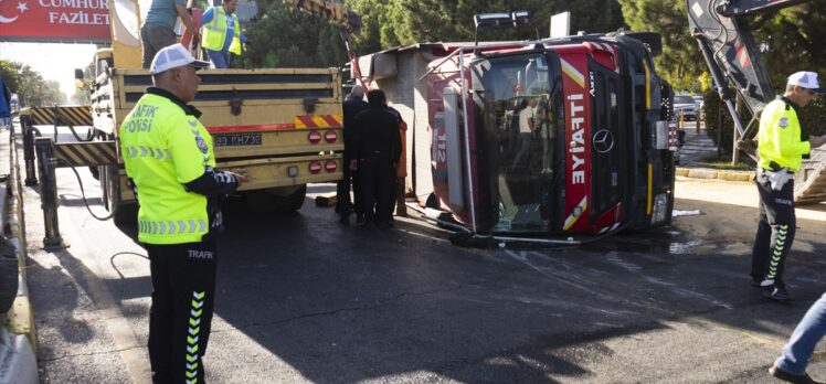 Aydın'da itfaiye aracıyla otomobilin çarpışması sonucu 7 kişi yaralandı