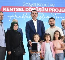 Bakan Kurum, Başakşehir'de kentsel dönüşüm projelerinin anahtar teslim töreninde konuştu: