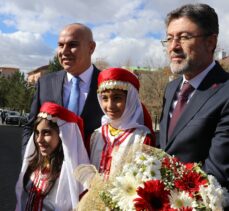 Bakan Yumaklı, Ağrı'da ziyaretlerde bulundu