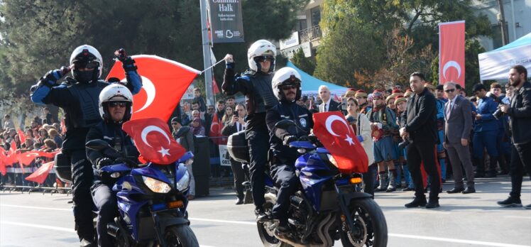 Bursa ve çevre illerde 29 Ekim Cumhuriyet Bayramı törenlerle kutlandı