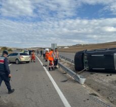 Bayburt'ta cip ile otomobilin çarpıştığı kazada 2 kişi yaralandı