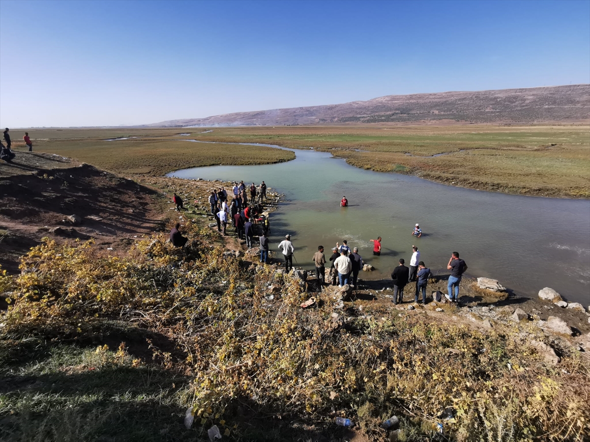 Bitlis'te termal suyun oluşturduğu gölete giren baba ve oğlu boğuldu