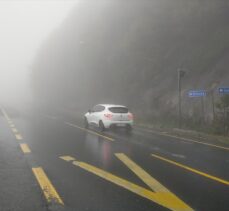 Bolu Dağı'nda sağanak ve sis görüş mesafesini düşürdü