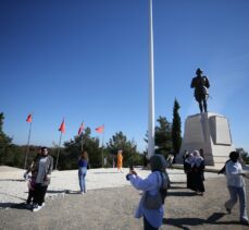 Çanakkale'nin Batmanlı misafirleri Tarihi Gelibolu Yarımadası'ndaki şehitlik ve anıtları gezdi