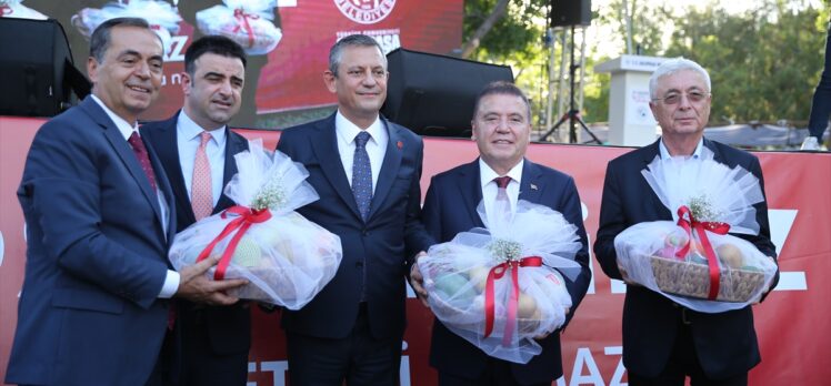 CHP Genel Başkanı Özel, Gazipaşa Çekirdeksiz Nar ve Tropikal Meyve Festivali'nde konuştu: