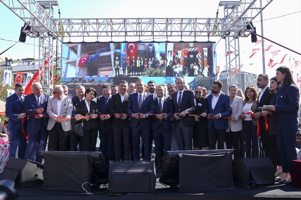 CHP Genel Başkanı Özel, İstanbul'da toplu açılış töreninde konuştu: