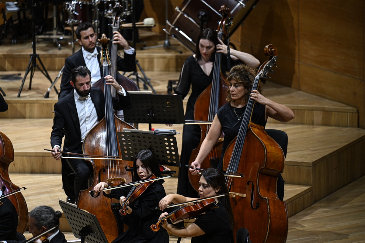 CSO, konser sezonunu Rus piyanist Lugansky ile açtı