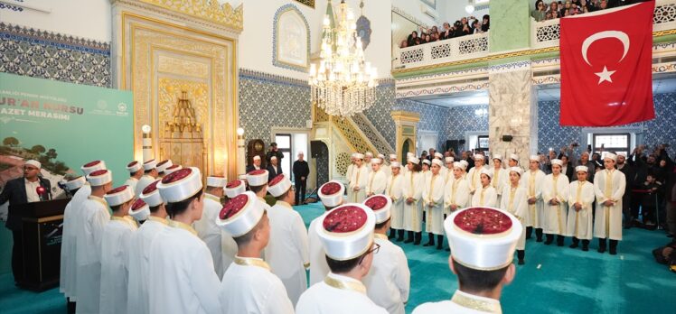 Diyanet İşleri Başkanı Erbaş, hafızlara icazet belgelerini verdi: