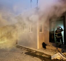 Edirne'de ailesiyle yaşadığı evi ateşe veren kişi polise teslim oldu