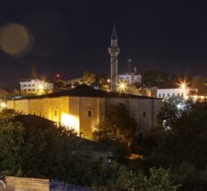 Elazığ'ın tarihi Harput Mahallesi gece görüntülendi