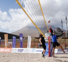 Erciyes'te düzenlenen plaj voleybolu turnuvası tamamlandı