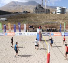 Erciyes'te plaj voleybolu turnuvası devam ediyor