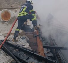 Erzurum'da çıkan yangında müstakil ev kullanılamaz hale geldi