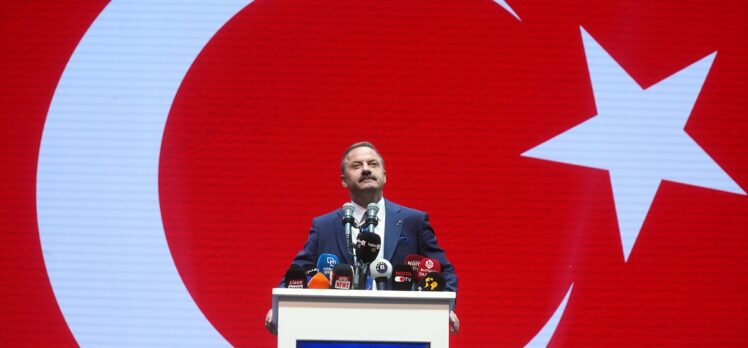 Eski milletvekili Ağıralioğlu, Anahtar Parti'nin tanıtım programında konuştu: