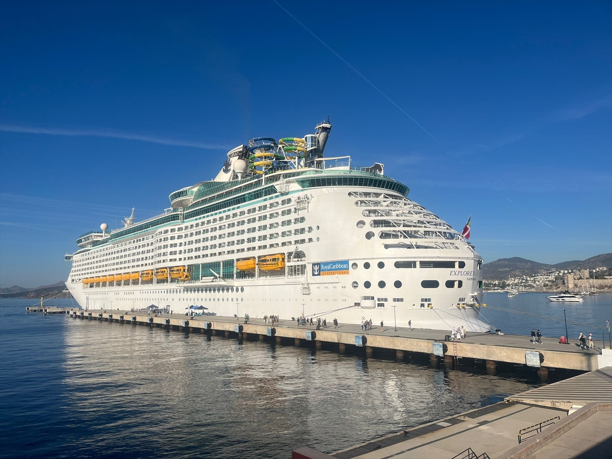 “Explorer Of The Seas” gemisiyle Bodrum'a 3 bin 581 yolcu geldi