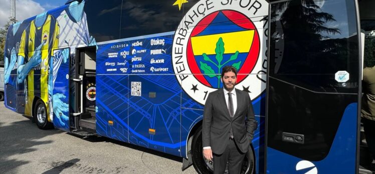 Fenerbahçe Futbol A Takımı, yeni otobüsünü teslim aldı