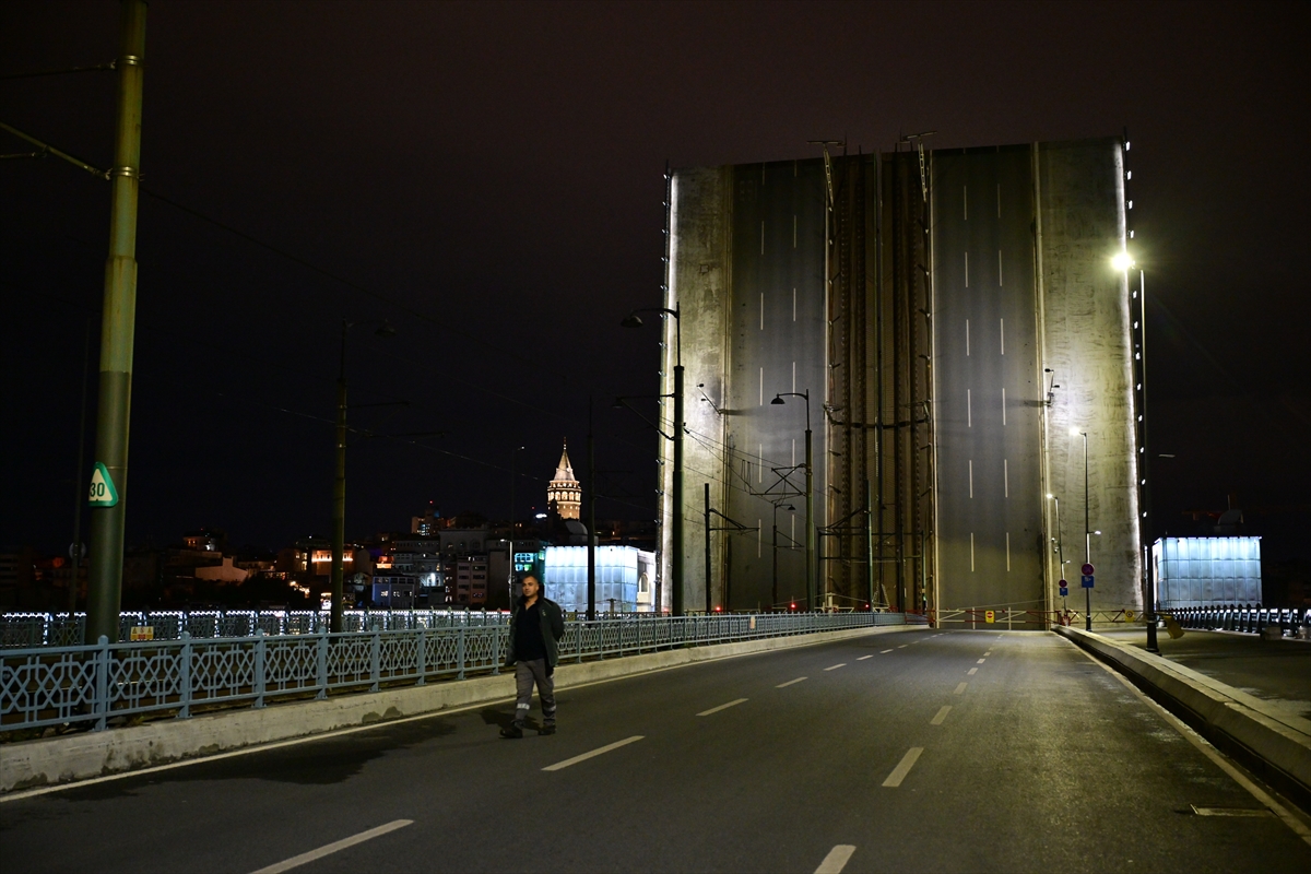 Galata ve Atatürk köprüsünde bakım çalışması yapıldı