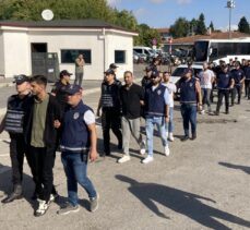 Gaziantep'te uzun namlulu silahlarla görüntülenen şüpheliler adliyede