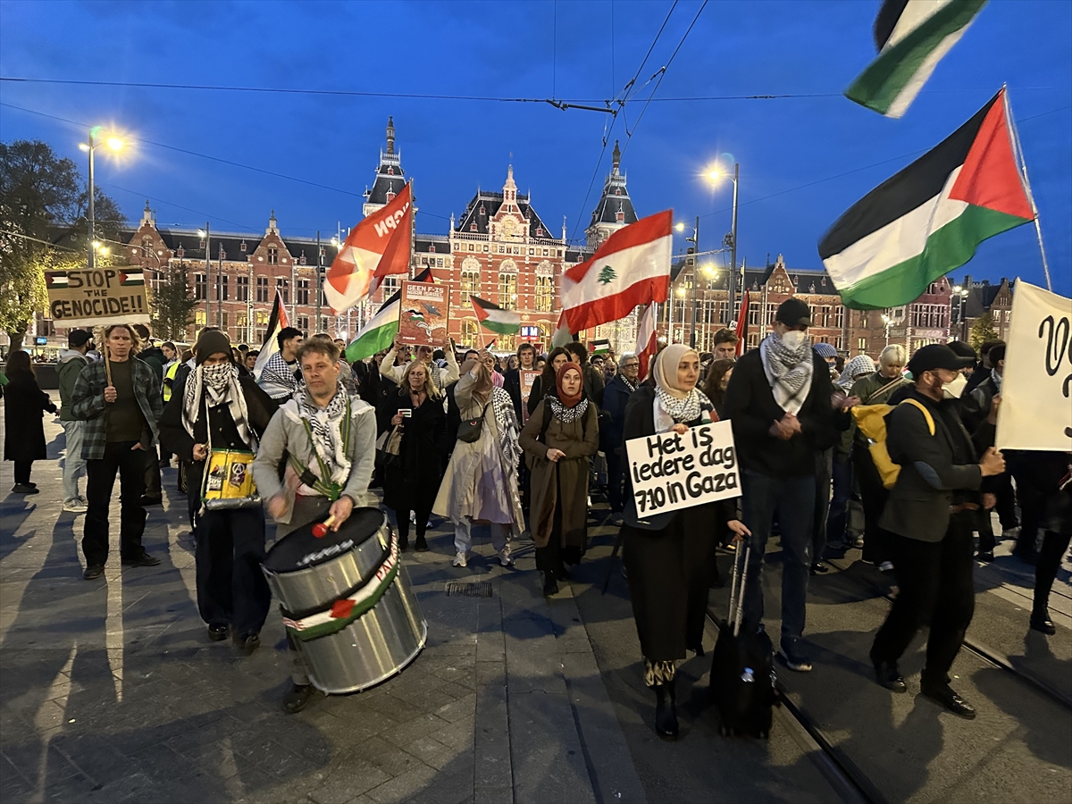 Gazze'de bir yıldır süren soykırım, Hollanda'da protesto edildi