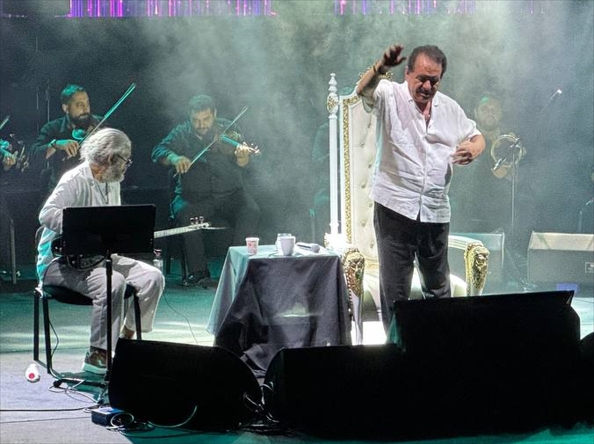 İbrahim Tatlıses Adana'da konser verdi