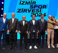 İzmir Spor Zirvesi'nde “Efsanelerle futbol” oturumu gerçekleştirildi