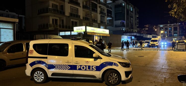 İzmir'de silahlı kavgada açılan ateşle ağır yaralanan polis memuru hayatını kaybetti