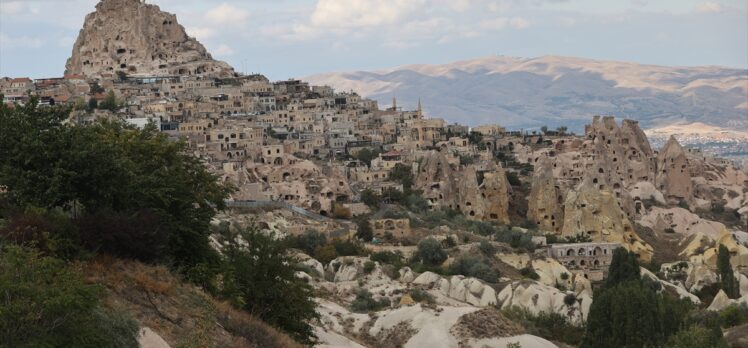 Kapadokya'yı, Uçhisar Kalesi'nin zirvesinden ocak-eylül dönemi yaklaşık 211 bin turist izledi