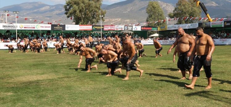 Kaş Belediyesi 3. Yağlı Güreşleri başpehlivanlığını İsmail Balaban kazandı