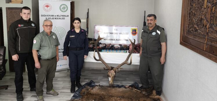 Kastamonu'da yakalanan avcıların evinde geyik eti ve bu etten yapılan sucuk ele geçirildi