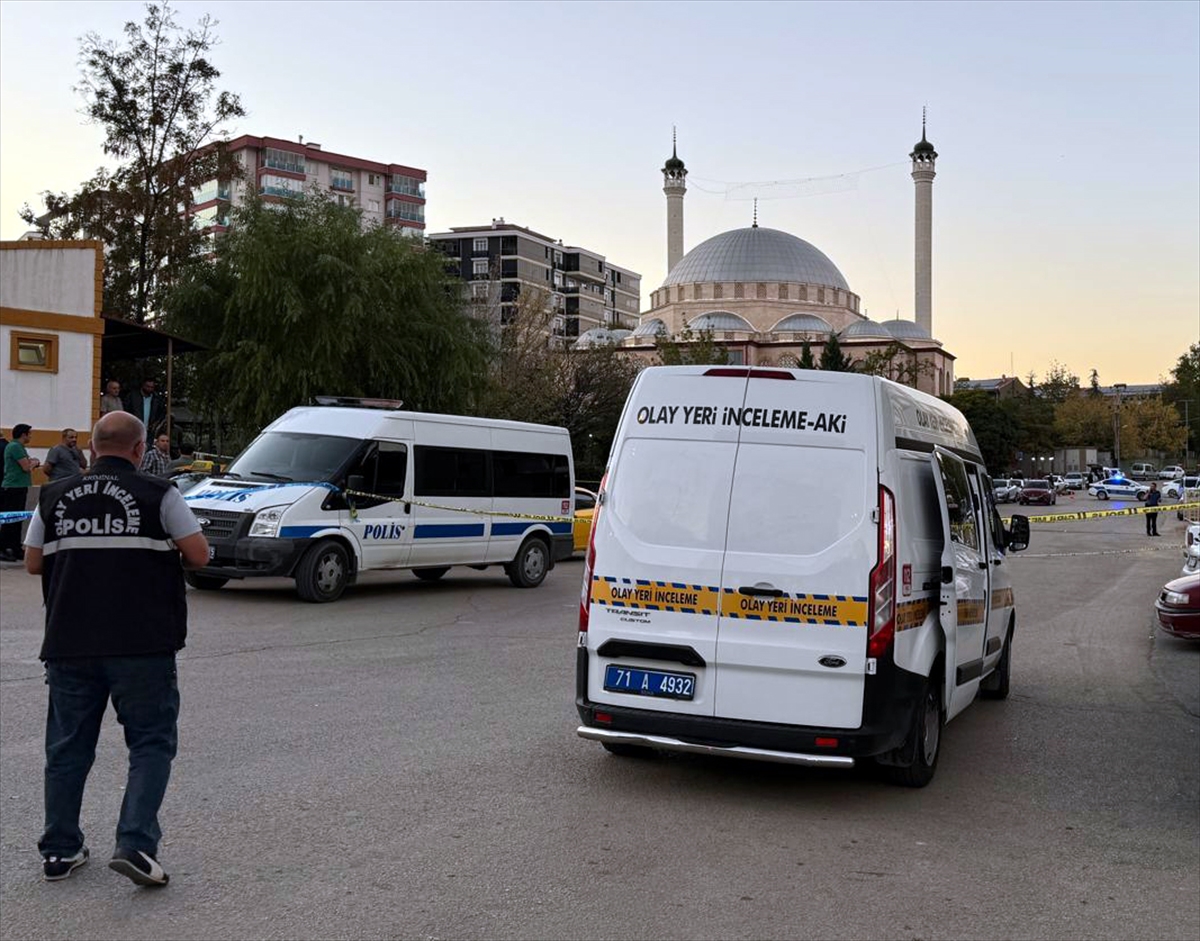 Kırıkkale'de tartıştığı nişanlısını tabancayla yaralayan kişi intihar etti