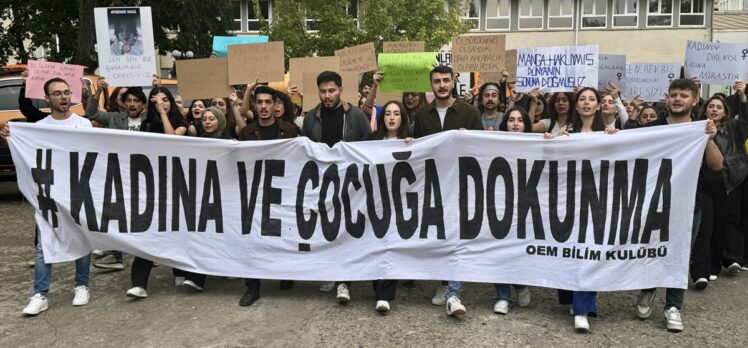 KTÜ'de kadına yönelik şiddete karşı yürüyüş düzenlendi