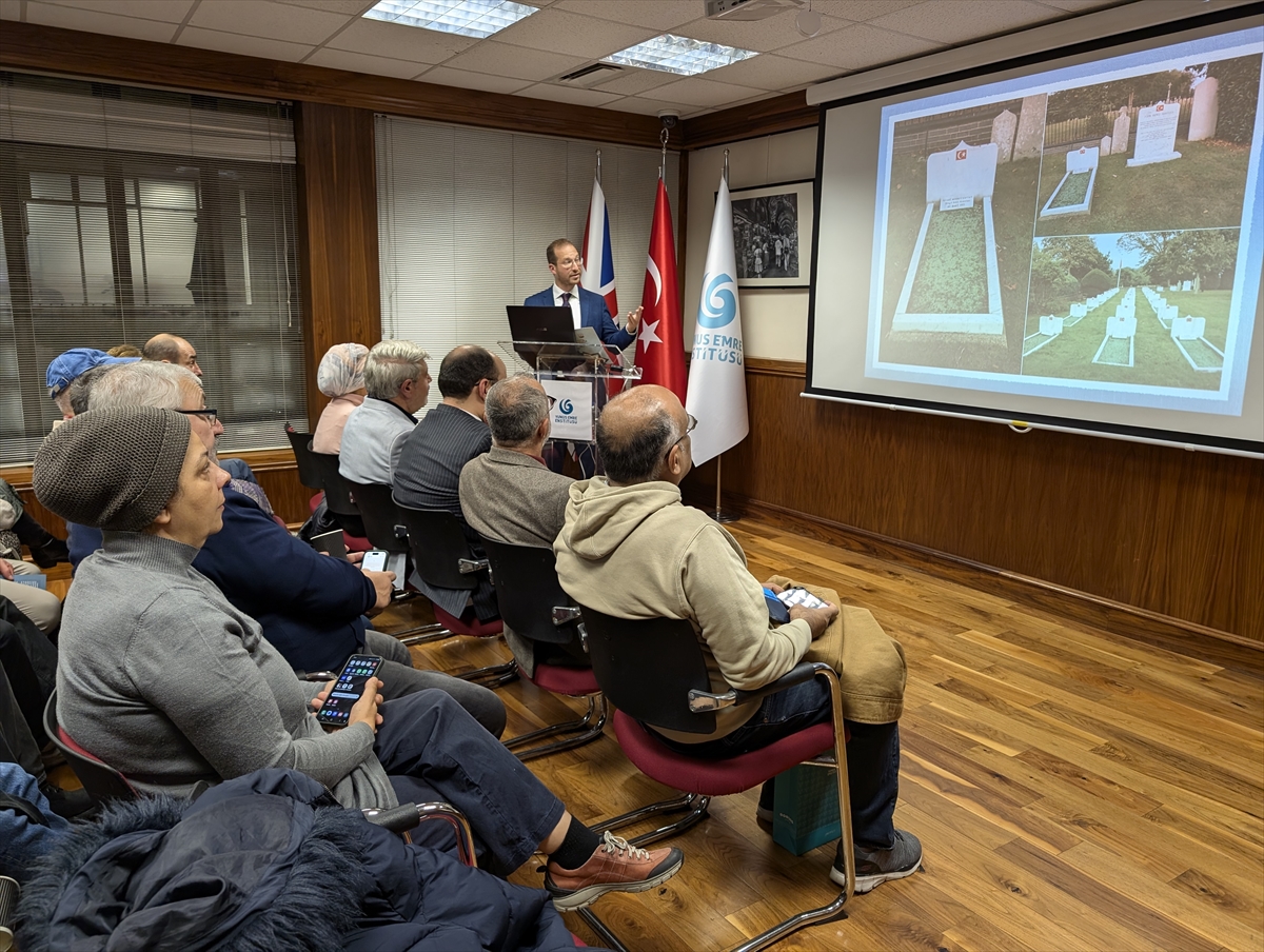 Londra Yunus Emre Enstitüsünde, Türklerin tarih boyunca İngiltere'de bıraktığı izler anlatıldı