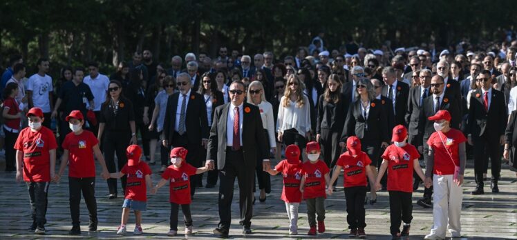 LÖSEV'den Anıtkabir'e ziyaret