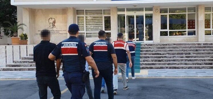 Mersin merkezli 4 ilde göçmen kaçakçılığı operasyonunda 2 şüpheli tutuklandı