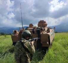 MSB, amfibi deniz piyadelerinin “Helikopter ve Tank Piyade İşbirliği” eğitimlerinden fotoğraf paylaştı